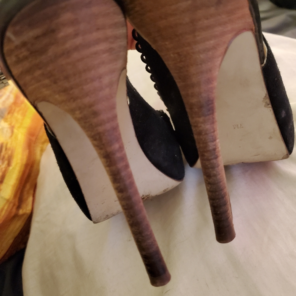 High heels - Picture 3 of 3